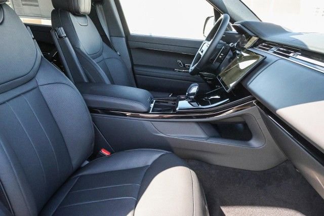 New 2025 Land Rover Range Rover Sport SE image 12