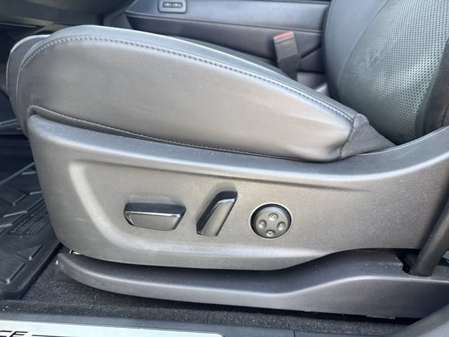 Used 2024 Nissan Ariya AWD image 17