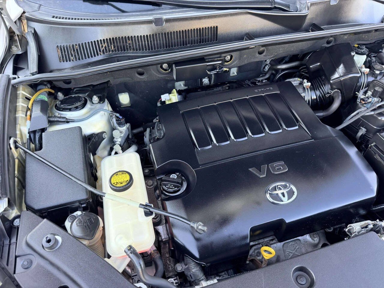 Used 2010 Toyota RAV4 Limited w/ Limited Extra Value Pkg AWD/4WD image 13