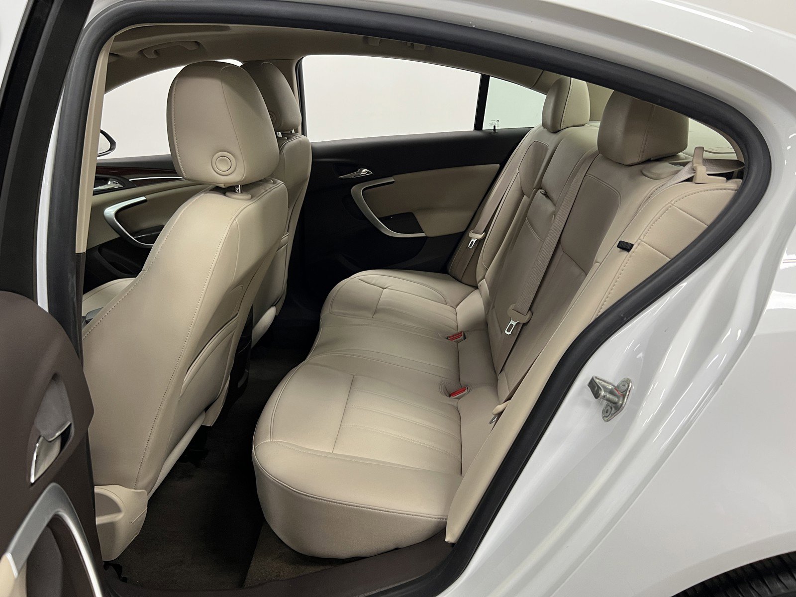 Used 2016 Buick Regal image 12