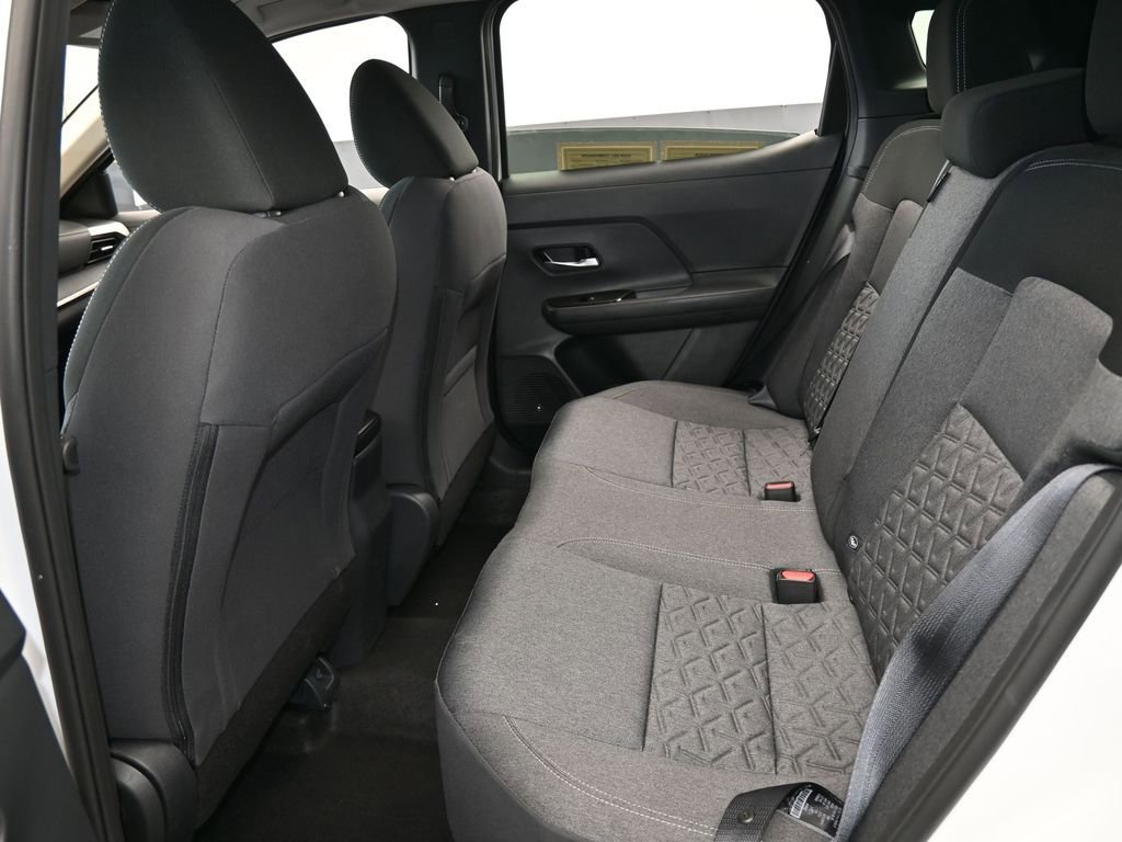 Used 2025 Nissan Kicks SV image 31