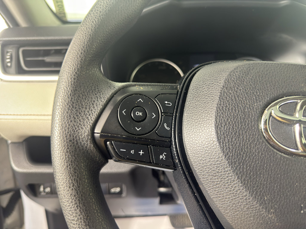 Used 2020 Toyota RAV4 XLE w/ Convenience Package image 19
