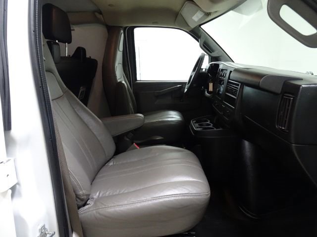 Used 2017 Chevrolet Express 2500 Extended image 38