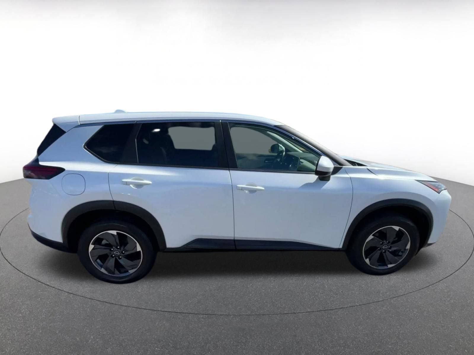 Used 2025 Nissan Rogue SV FWD image 15