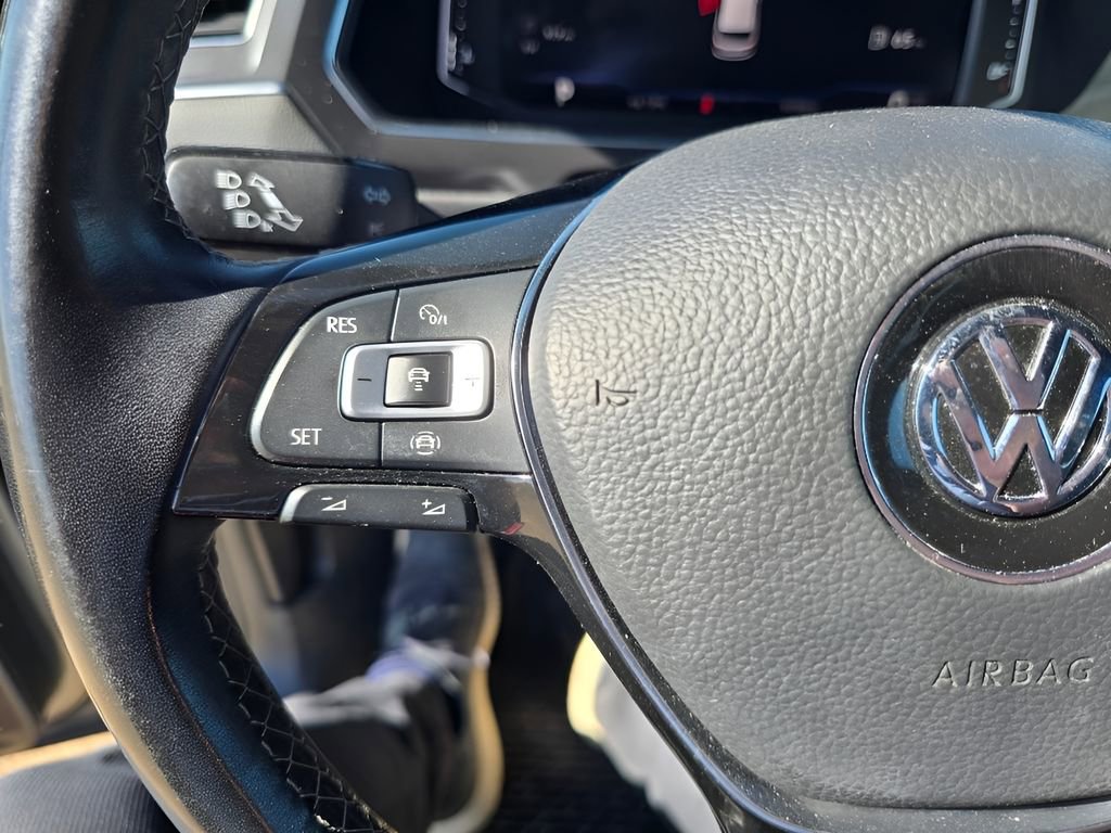 Used 2021 Volkswagen Tiguan SEL Premium R-Line image 15