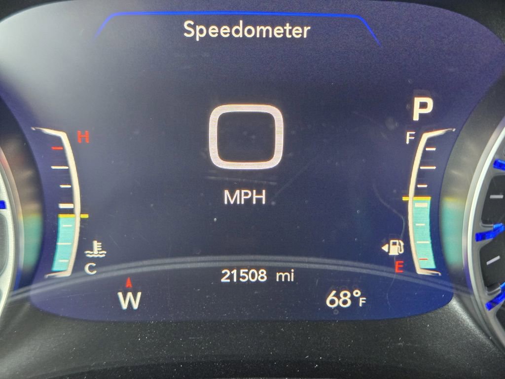 Used 2025 Chrysler Pacifica Select image 22