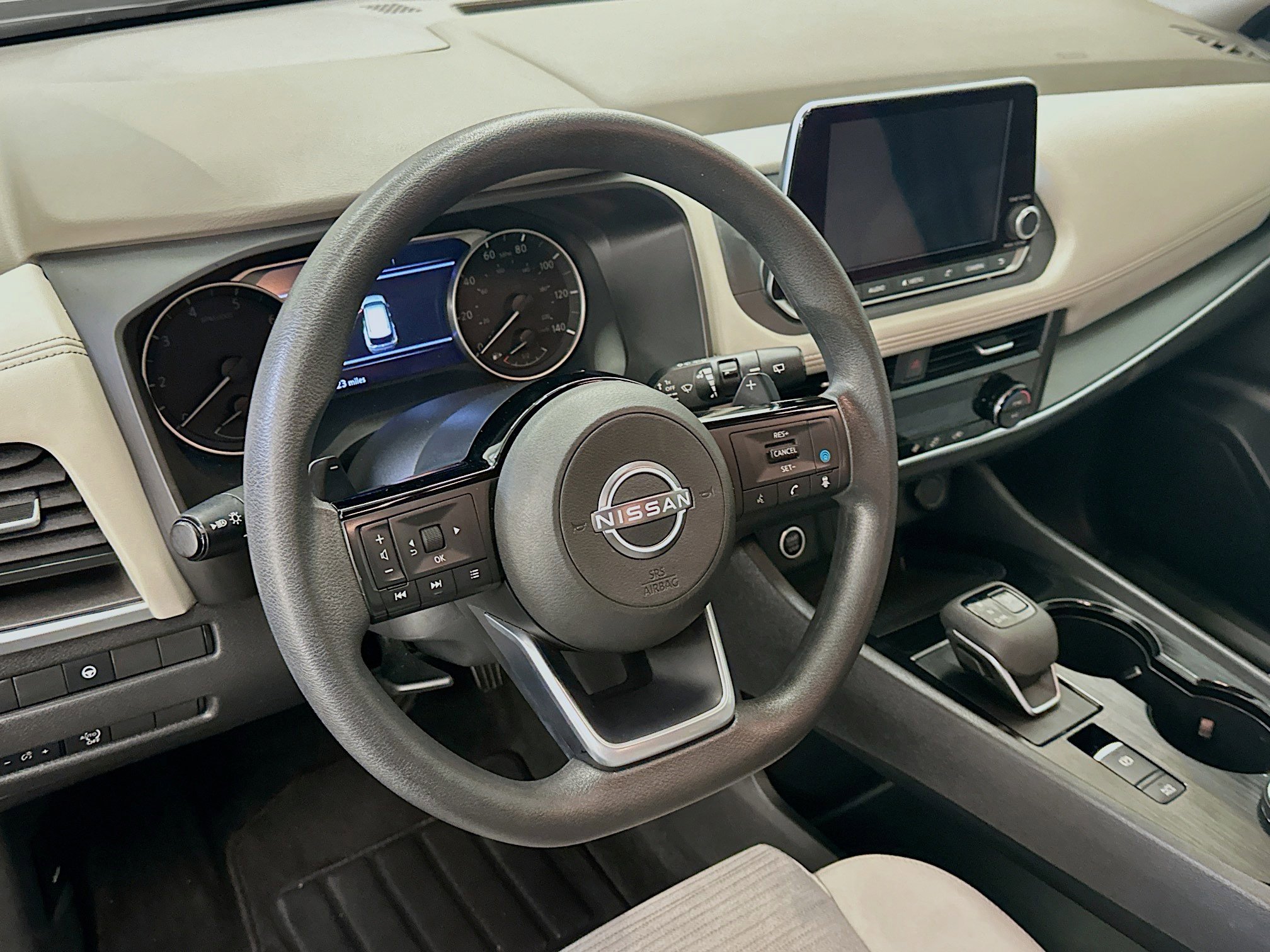 Used 2023 Nissan Rogue SV image 18