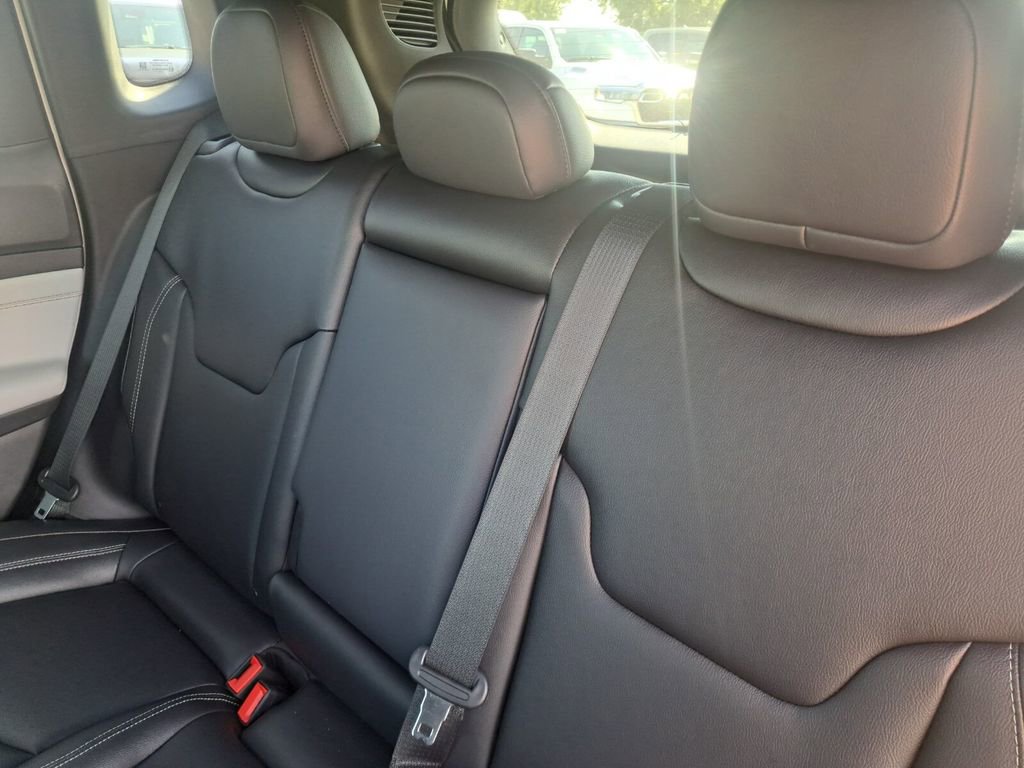 New 2026 Jeep Compass Limited image 22