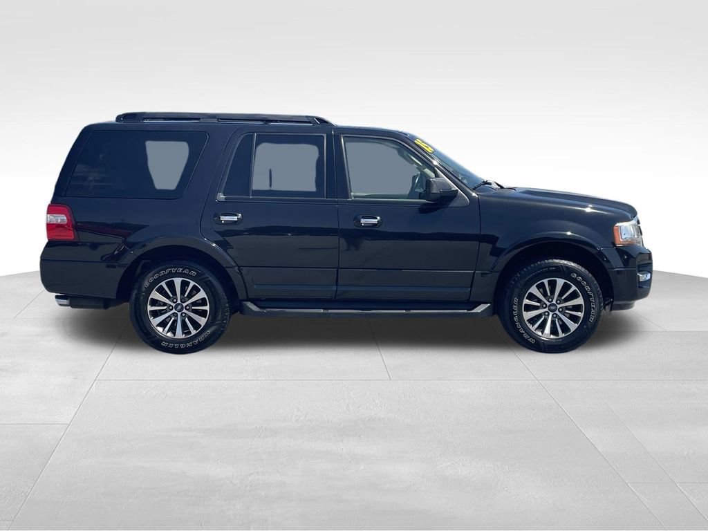 Used 2015 Ford Expedition XLT RWD image 2