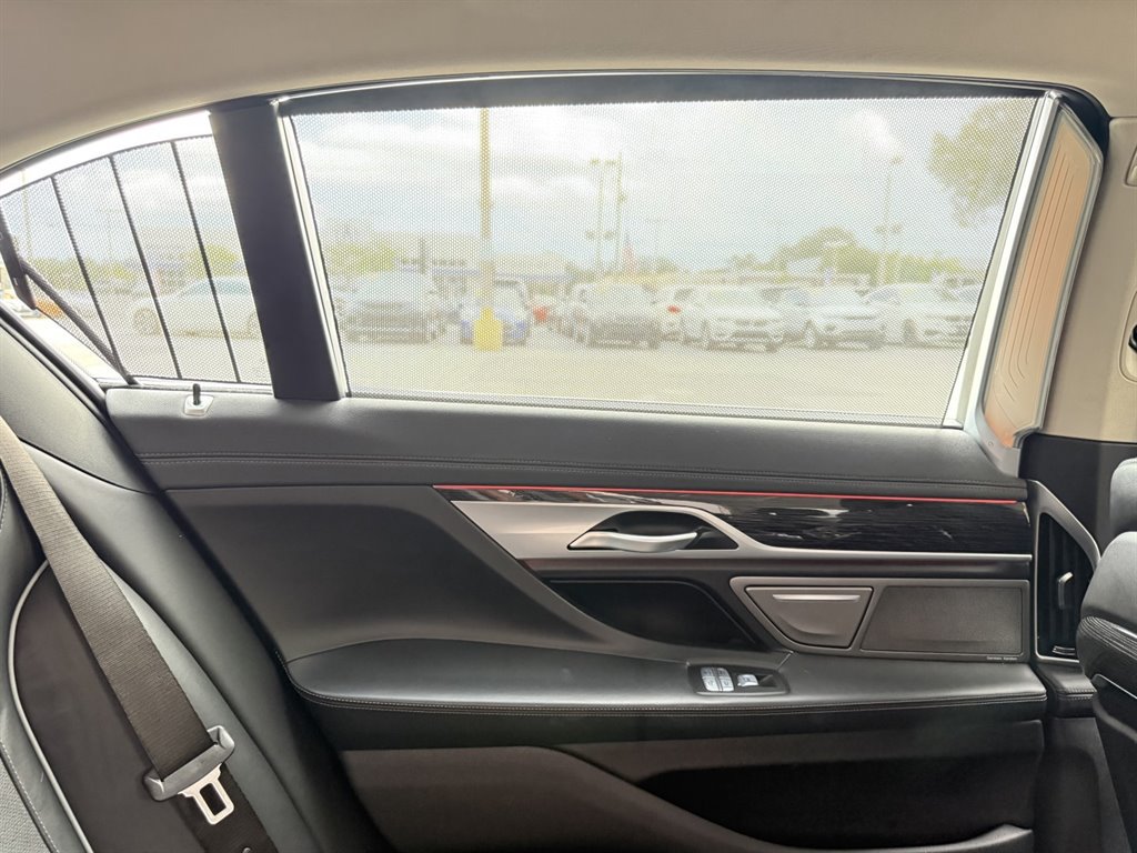 Used 2022 BMW 740i RWD image 18