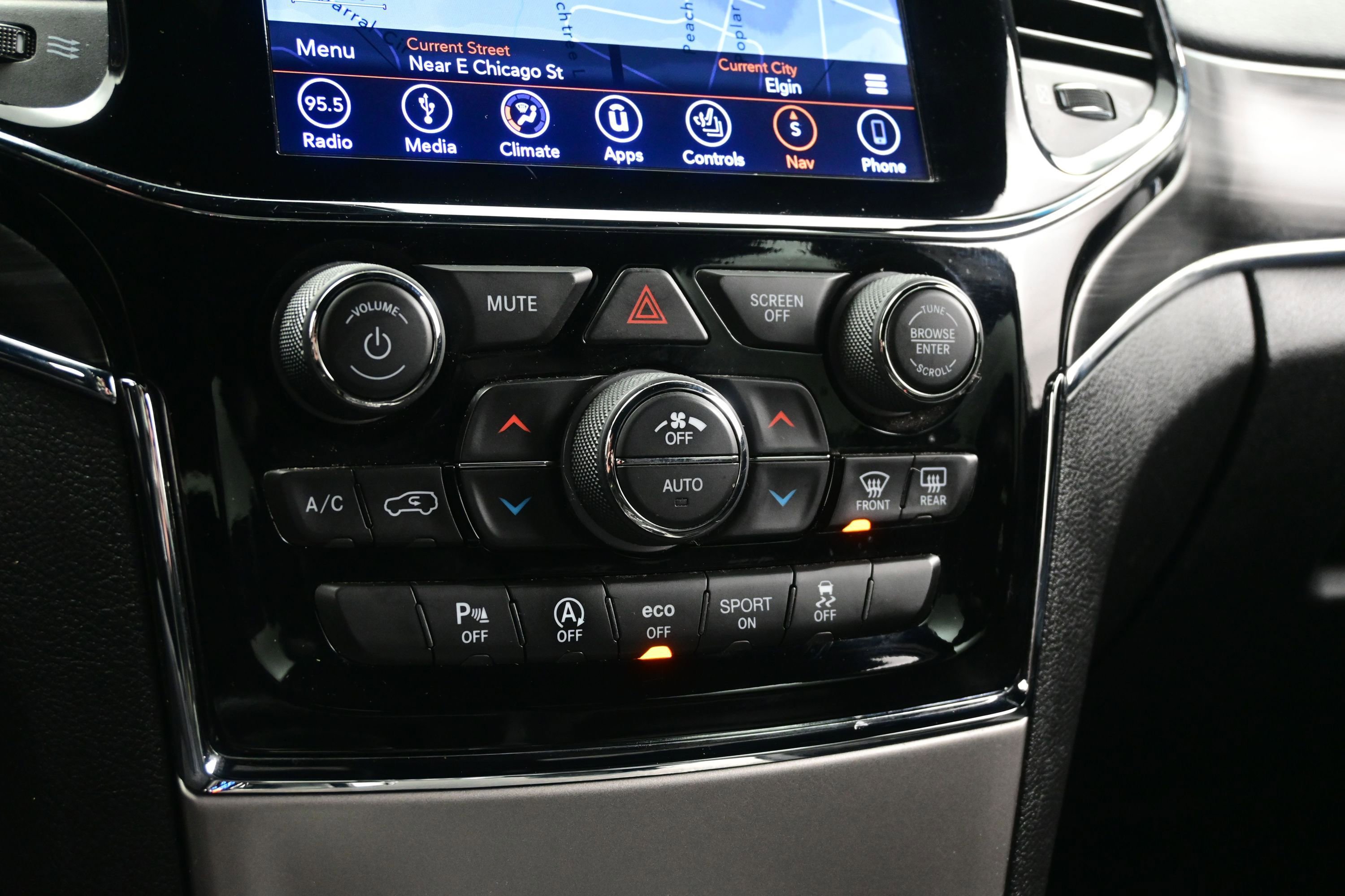 Used 2019 Jeep Grand Cherokee Limited AWD/4WD image 20