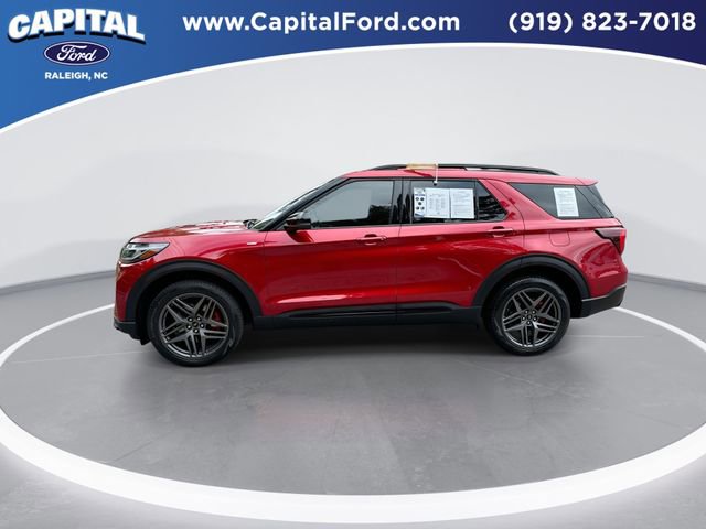 Certified 2025 Ford Explorer ST-Line w/ Premium Package AWD/4WD image 5