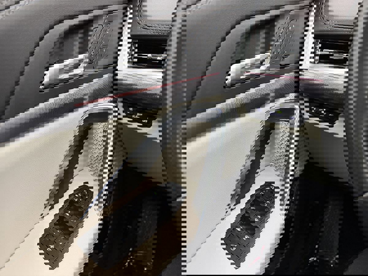 Used 2026 BMW X1 xDrive28i image 14