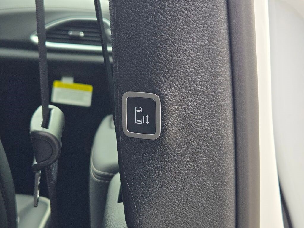 New 2026 Chrysler Pacifica Limited w/ S Appearance Package image 12