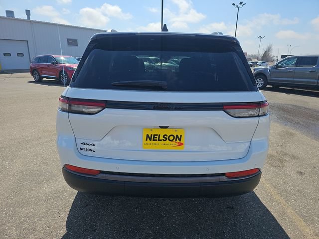 New 2026 Jeep Grand Cherokee Altitude AWD/4WD image 4