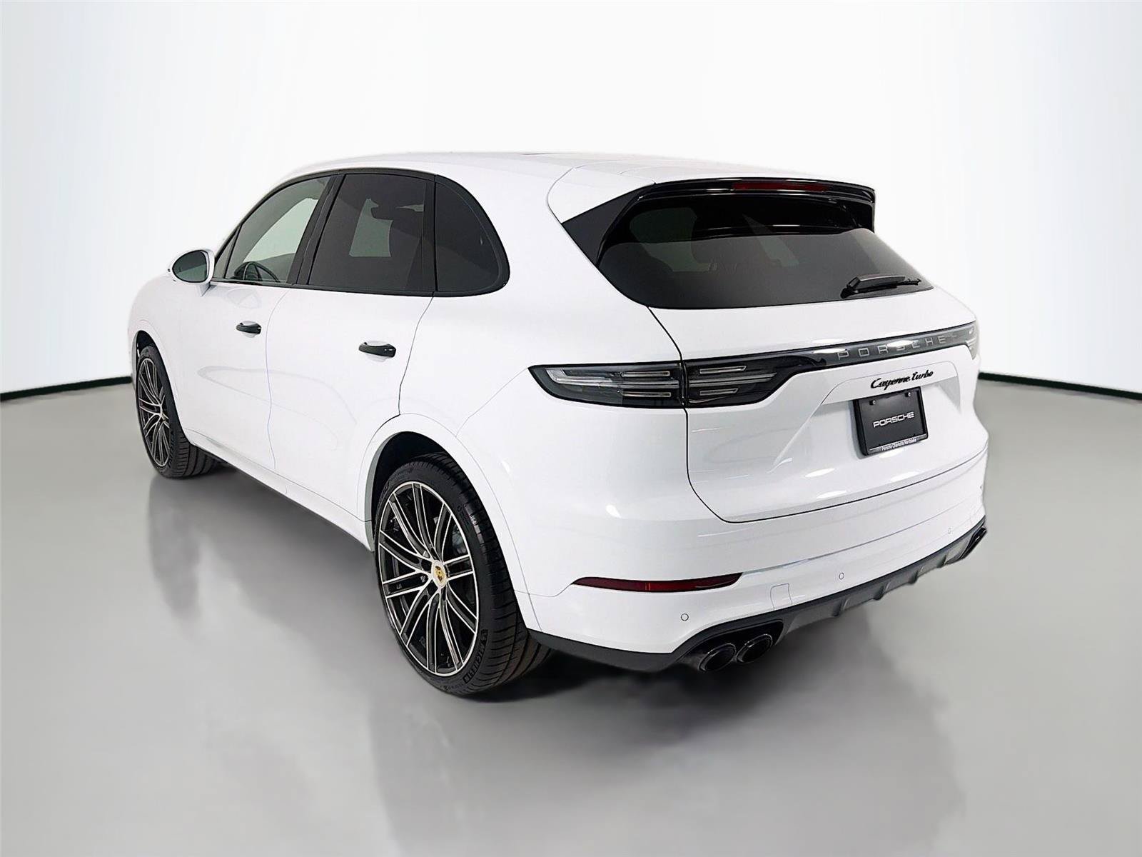 Used 2022 Porsche Cayenne Turbo AWD/4WD image 3