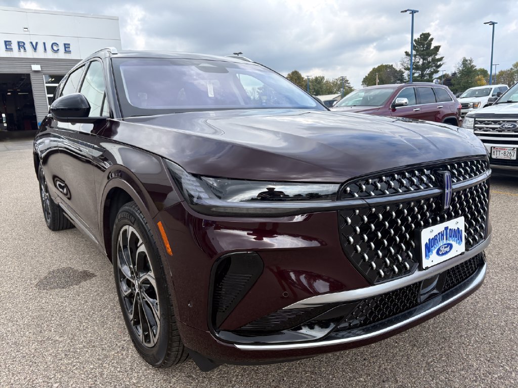 Used 2024 Lincoln Nautilus Reserve w/ Equipment Group 202A AWD/4WD image 5