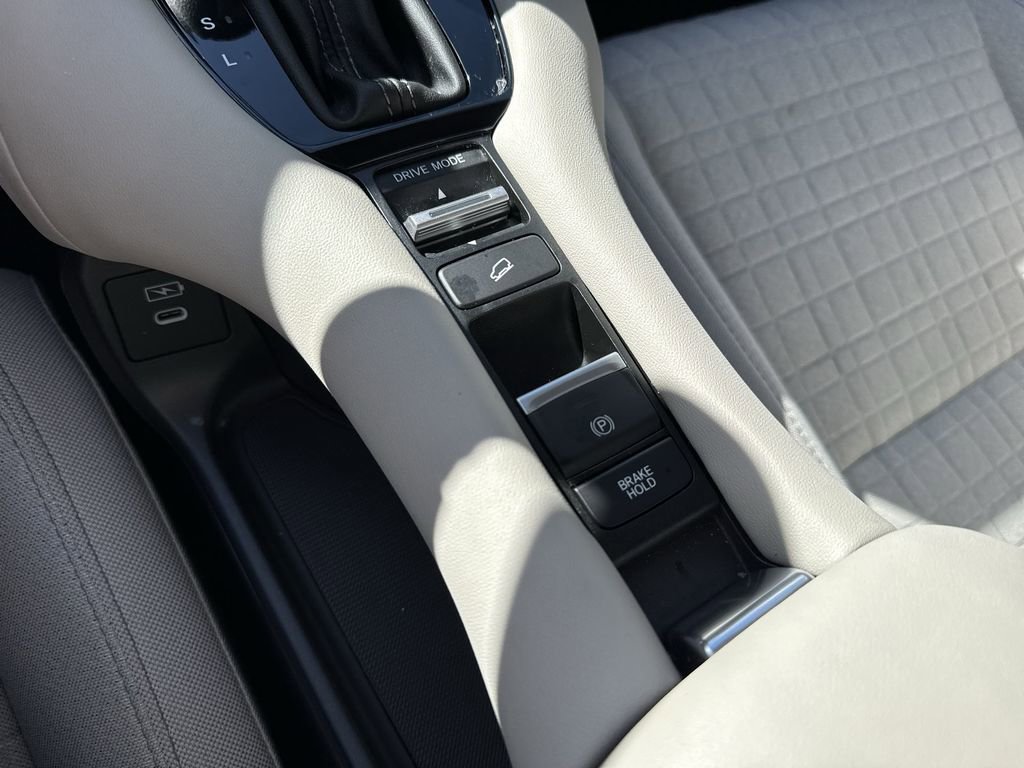 Used 2024 Honda HR-V LX image 47