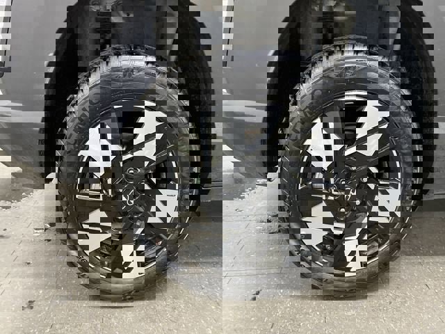 Used 2025 Hyundai Kona SEL image 32