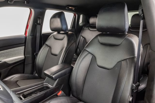 Certified 2025 Jeep Compass Latitude AWD/4WD image 9