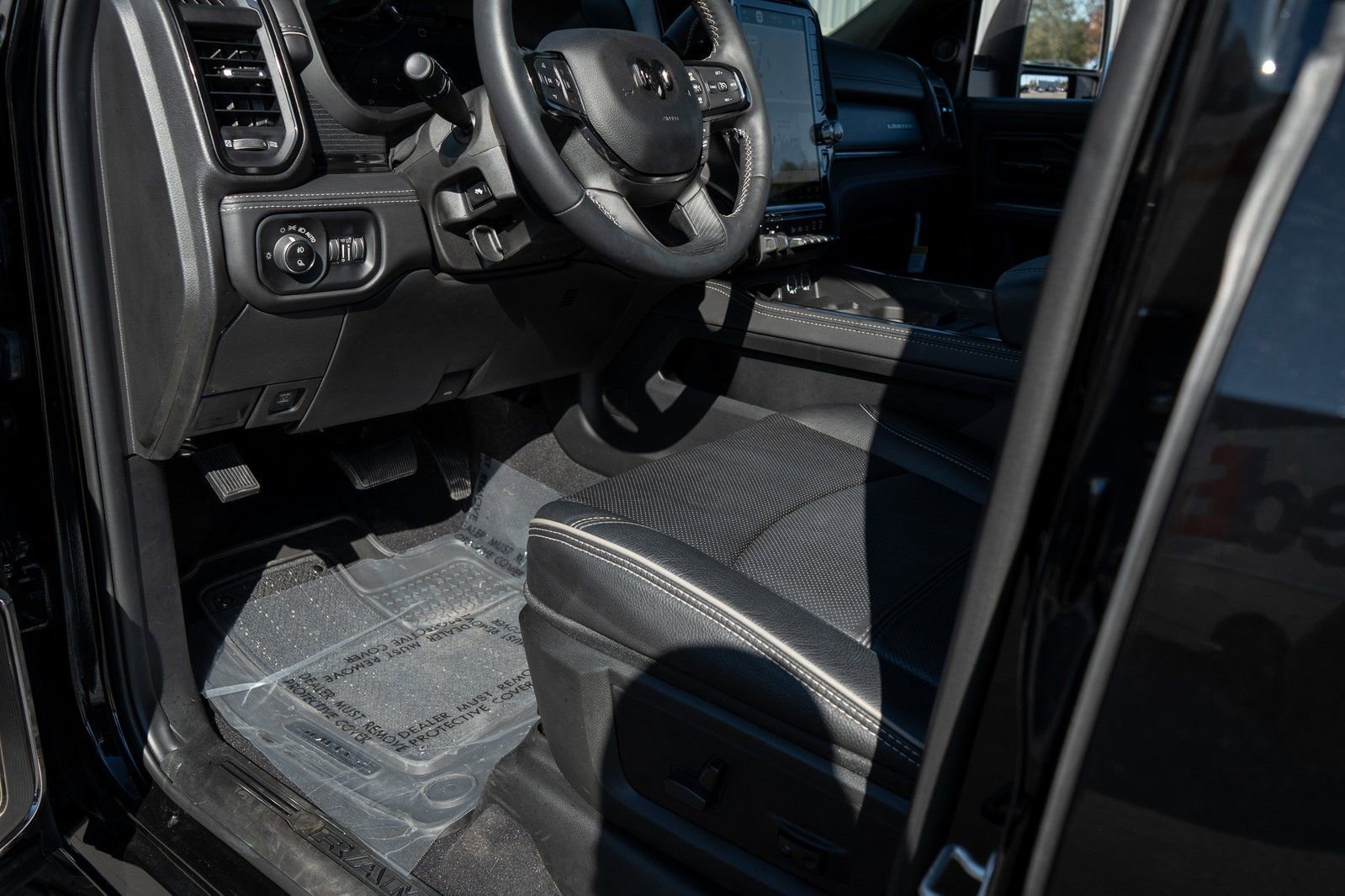 Used 2024 RAM 2500 Limited image 26