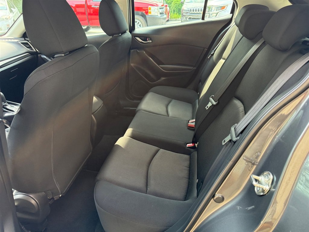 Used 2017 MAZDA MAZDA3 Sport FWD image 6