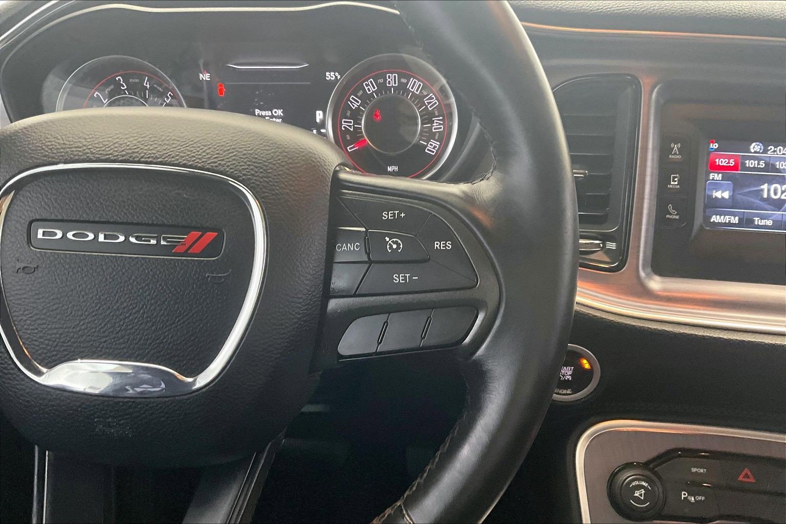 Used 2015 Dodge Challenger SXT w/ Driver Convenience Group RWD image 21