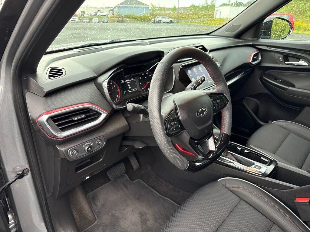 Used 2023 Chevrolet TrailBlazer RS w/ Convenience Package FWD image 23