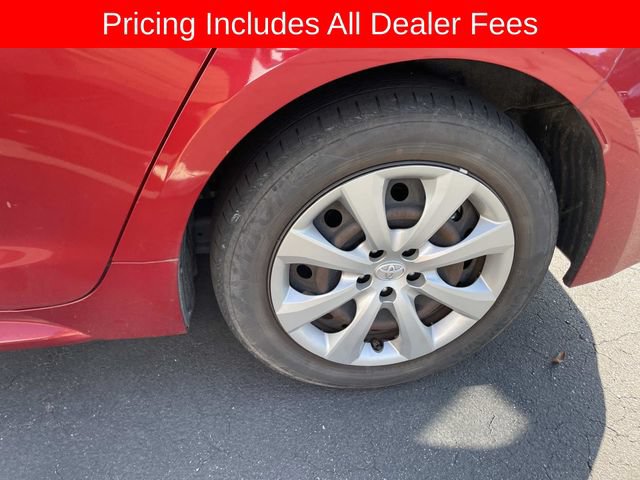 Used 2021 Toyota Corolla LE FWD image 3