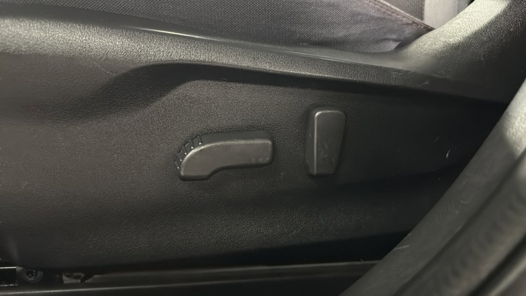 Used 2023 Subaru Crosstrek 2.0i Premium image 17