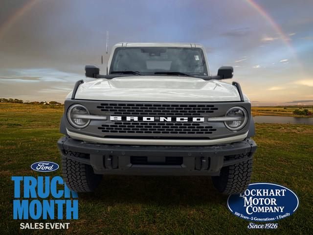 New 2025 Ford Bronco Badlands image 2