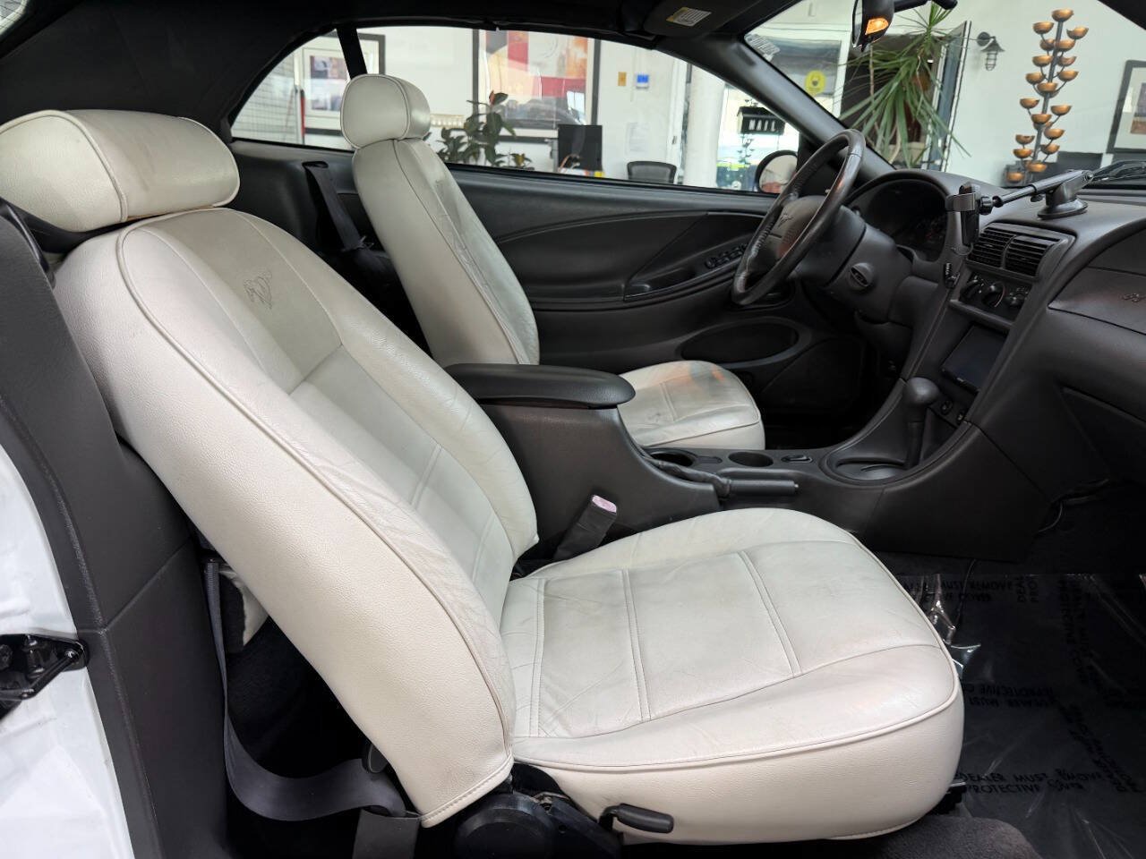 Used 2003 Ford Mustang Convertible RWD image 15