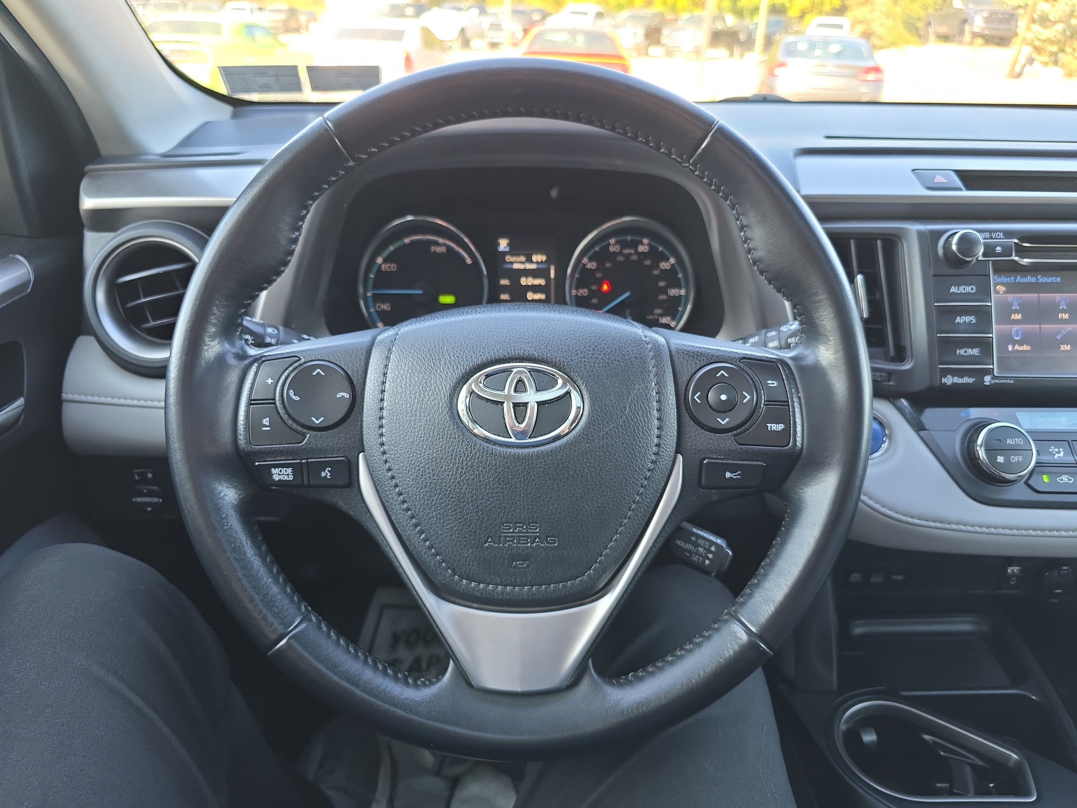 Used 2018 Toyota RAV4 XLE image 20