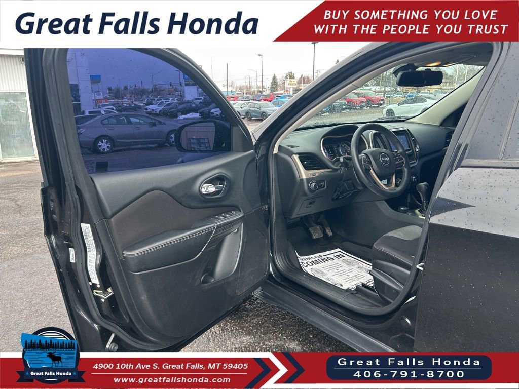 Used 2016 Jeep Cherokee Sport image 11