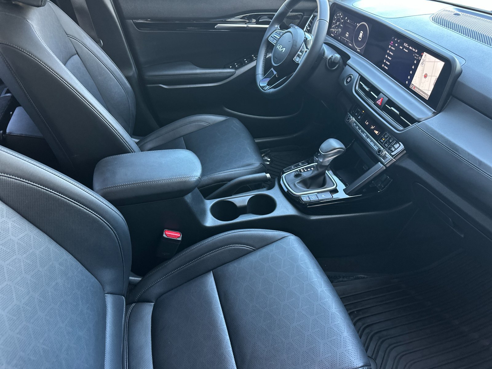 Used 2025 Kia Seltos EX w/ EX Sunroof Package FWD image 16