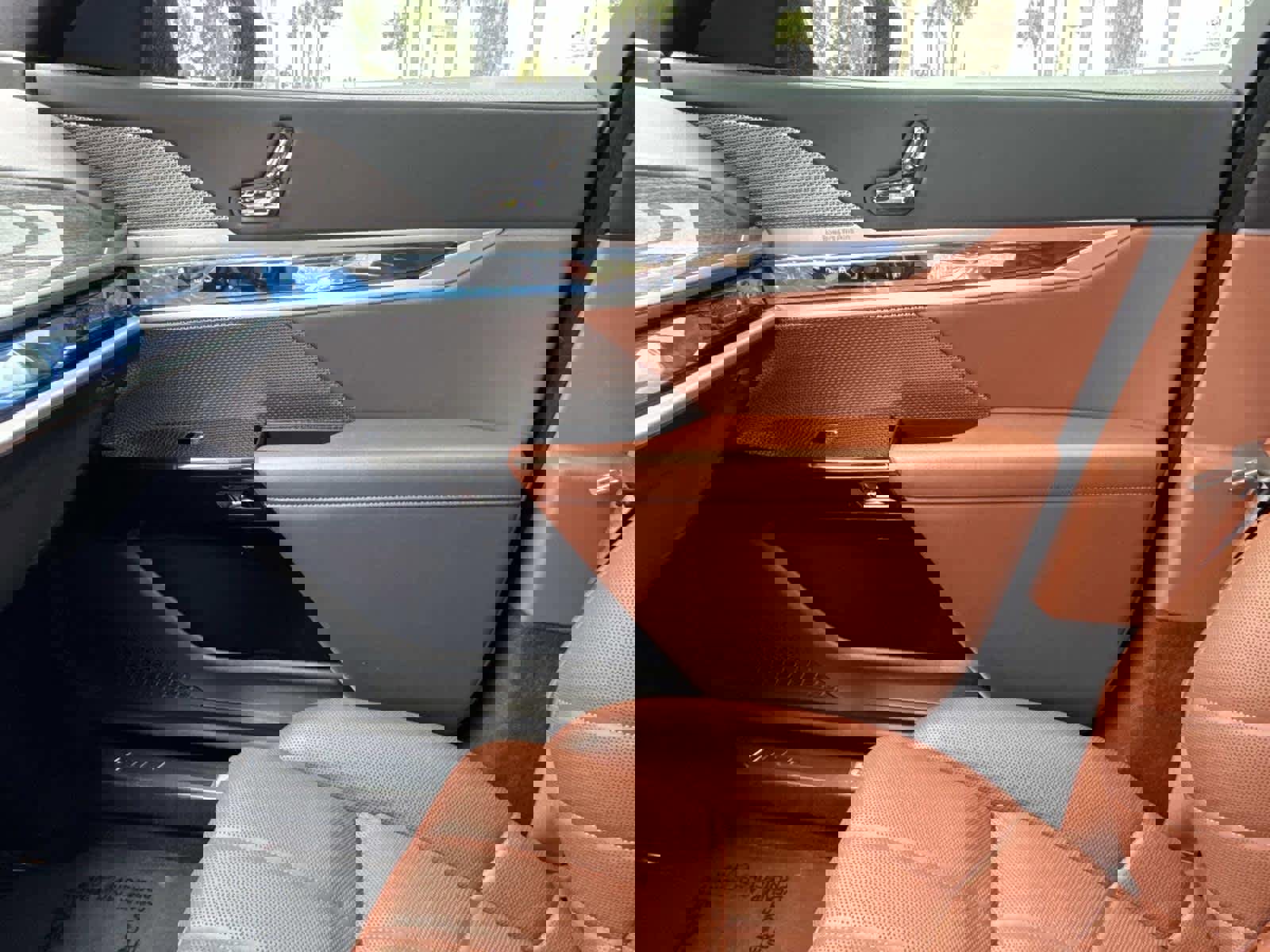 Certified 2023 BMW 760i xDrive AWD/4WD image 22