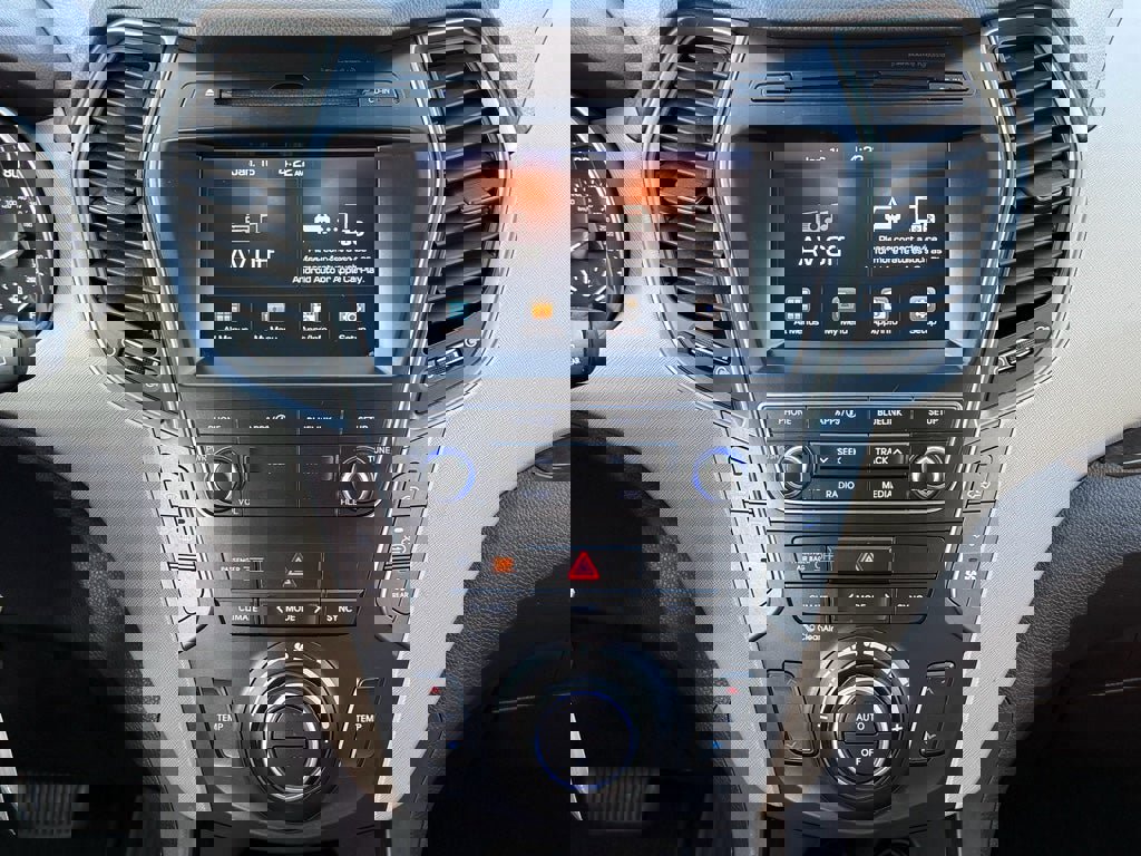 Used 2018 Hyundai Santa Fe SE image 21