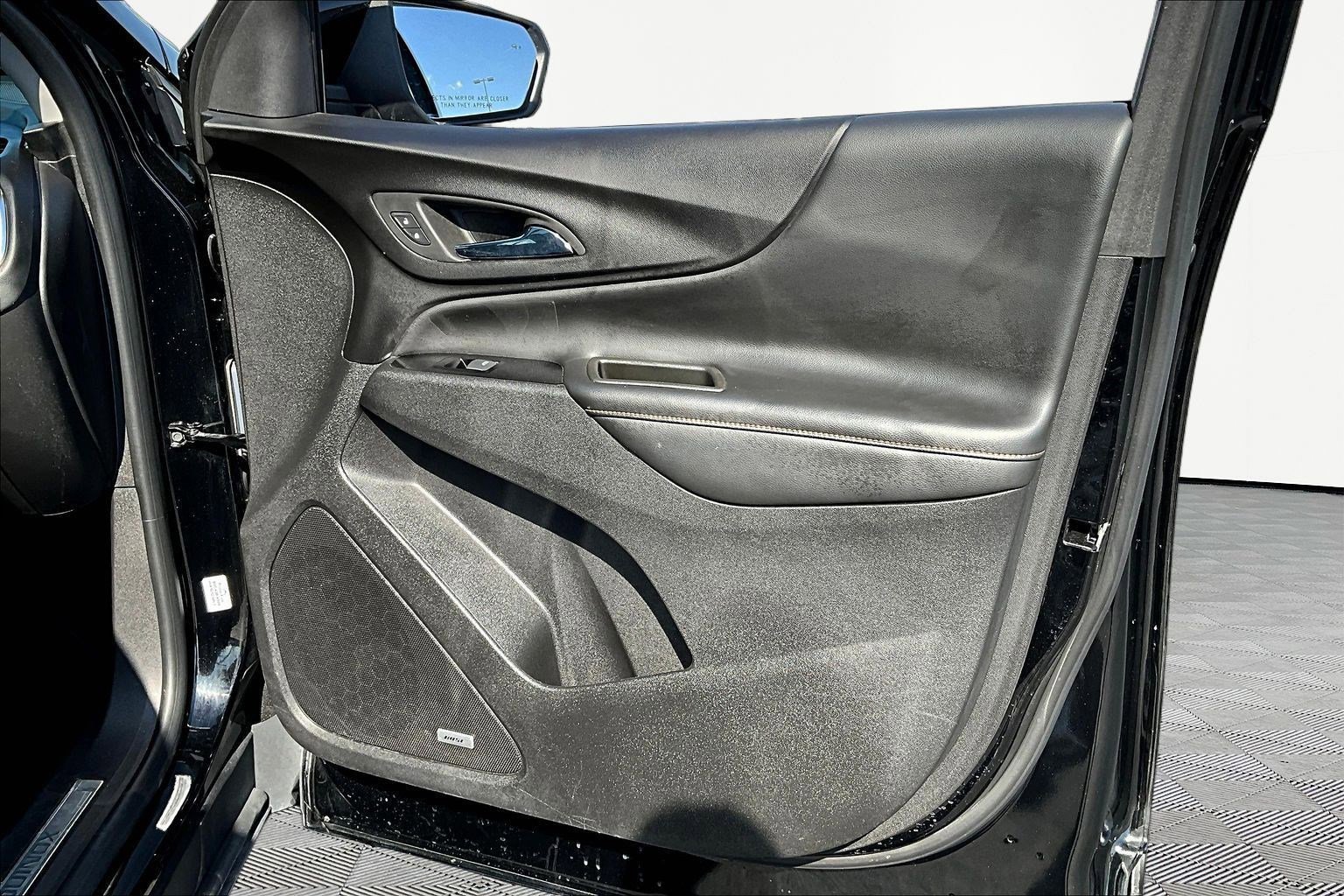 Used 2023 Chevrolet Equinox Premier AWD/4WD image 28