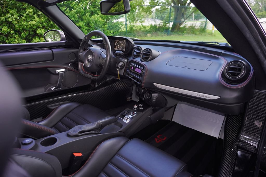 Used 2019 Alfa Romeo 4C Spider RWD image 36