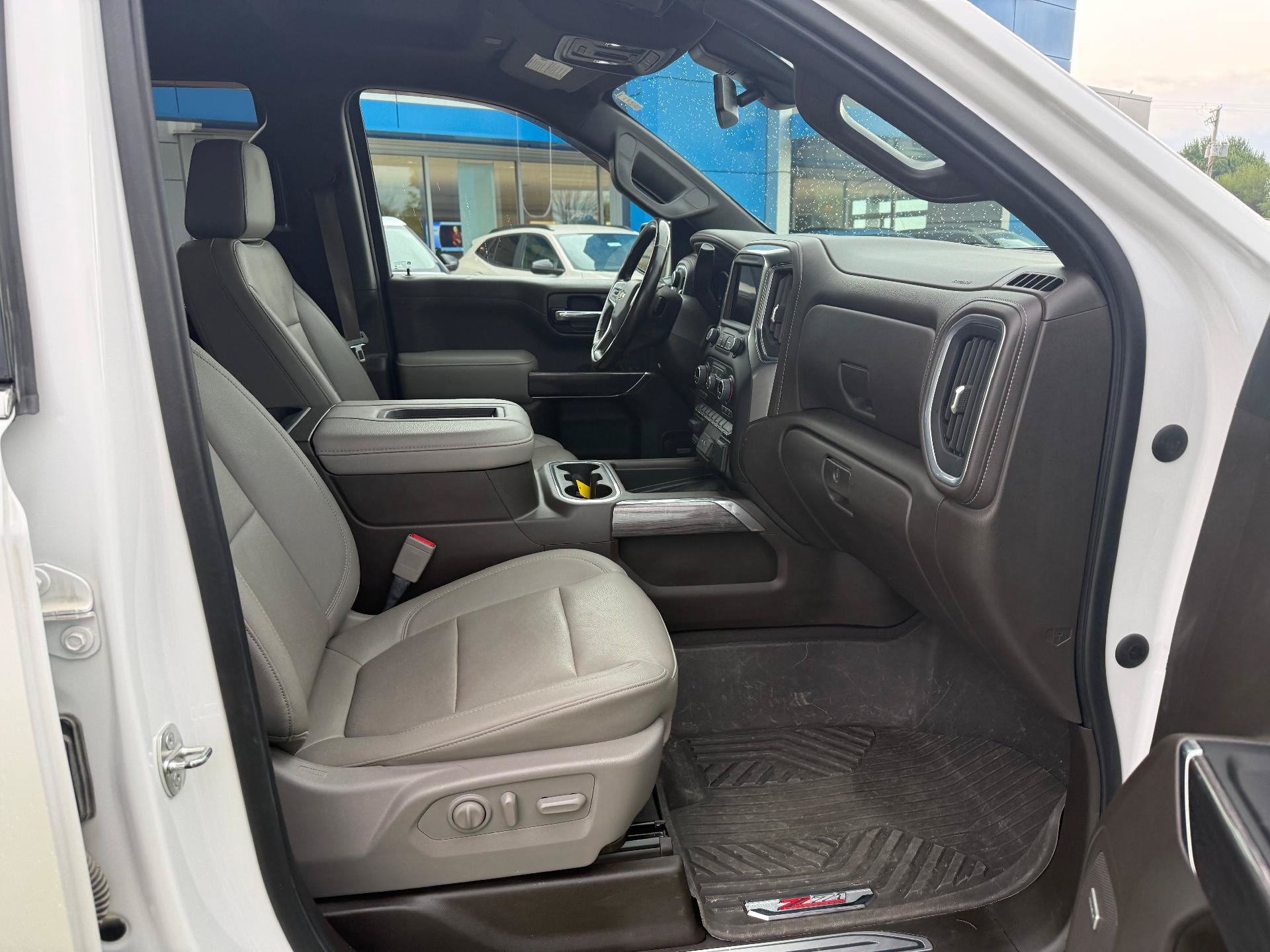 Used 2022 Chevrolet Silverado 1500 LTZ AWD/4WD image 9