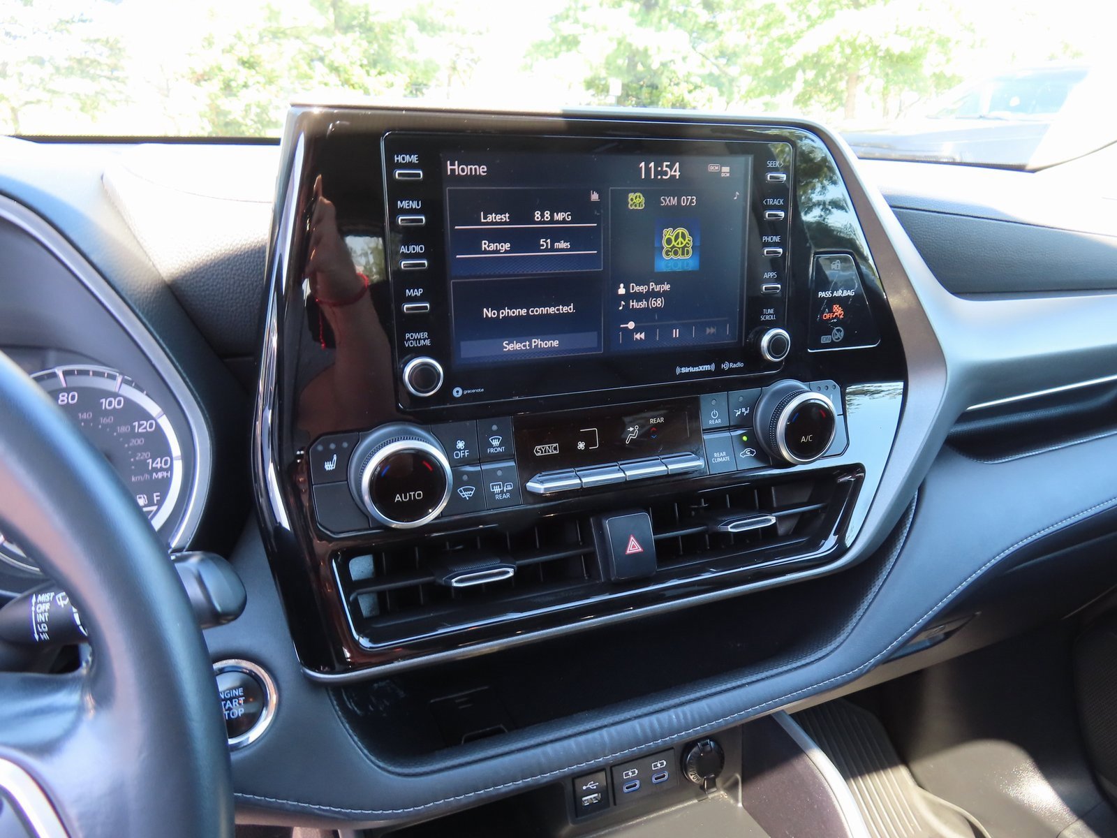 Used 2022 Toyota Highlander XLE image 23