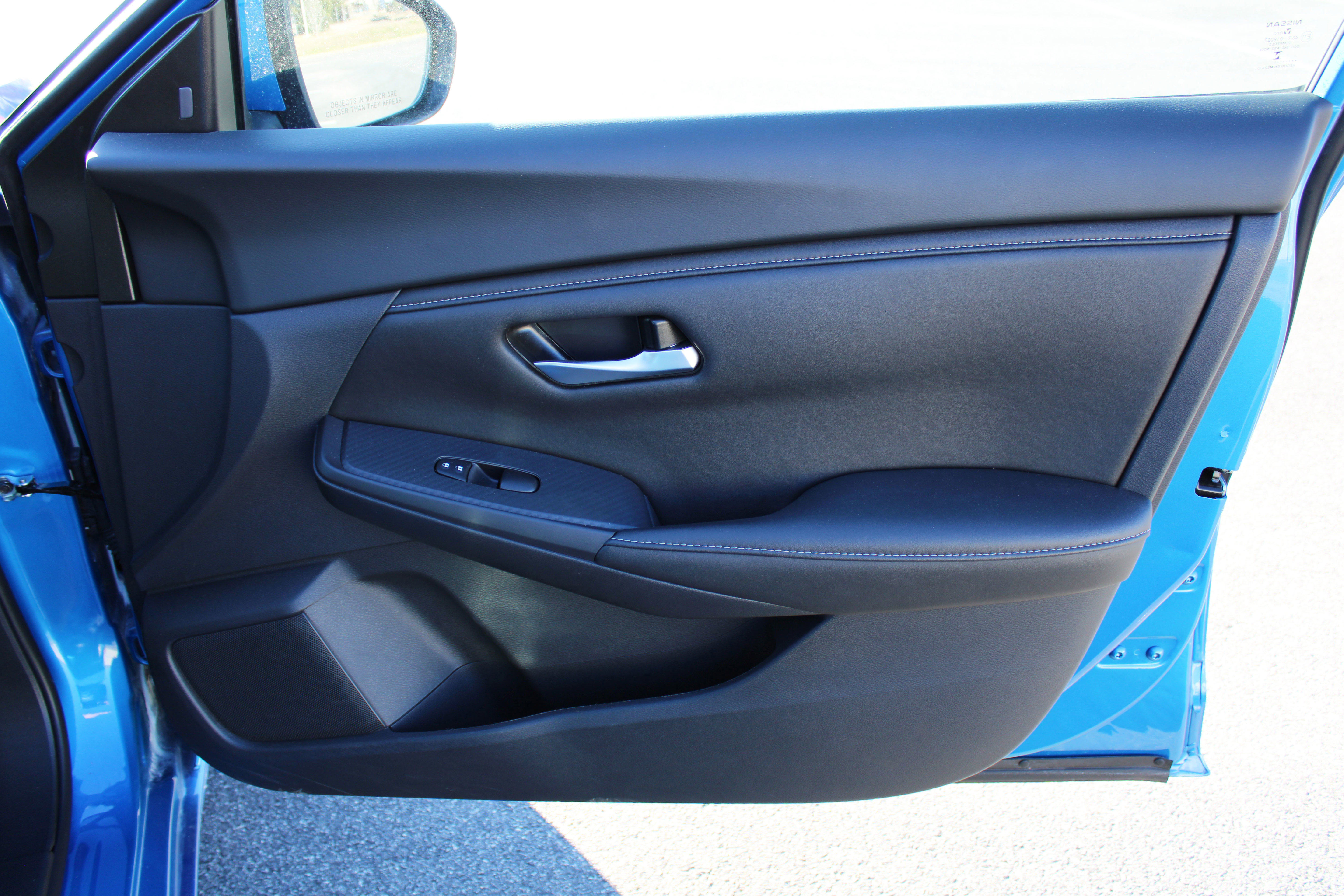 Used 2025 Nissan Sentra SV image 44