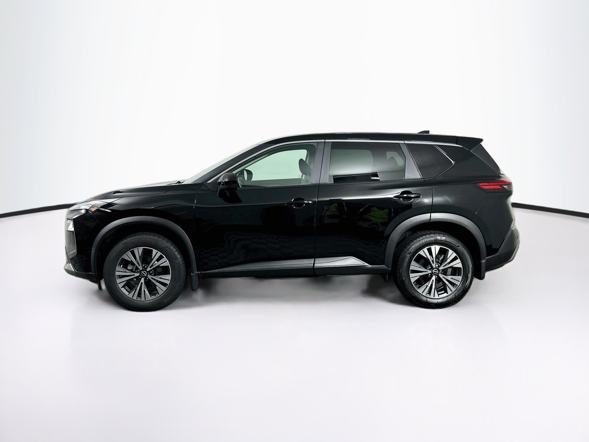 Used 2023 Nissan Rogue SV FWD image 4