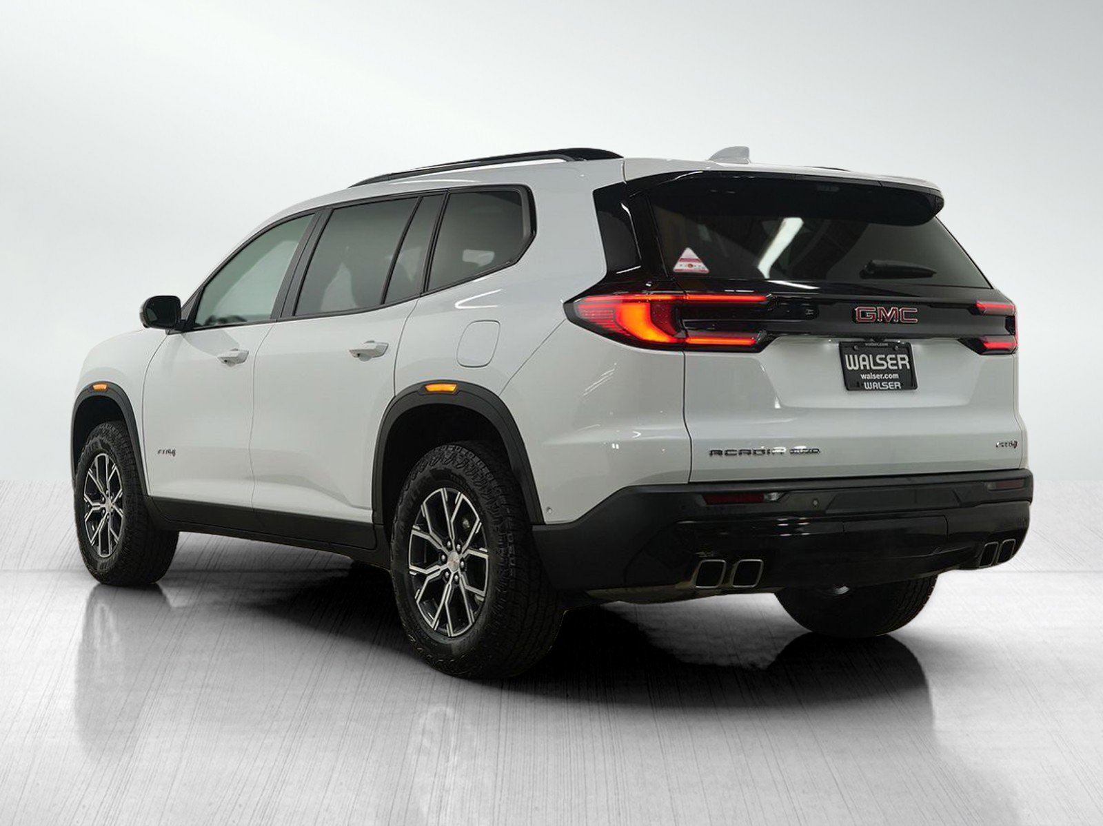 Used 2024 GMC Acadia AT4 w/ Super Cruise Package image 4