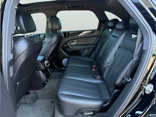 Used 2019 Bentley Bentayga AWD/4WD image 26