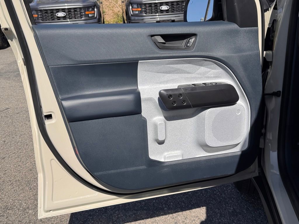 Used 2025 Ford Maverick XLT w/ XLT Luxury Package image 15