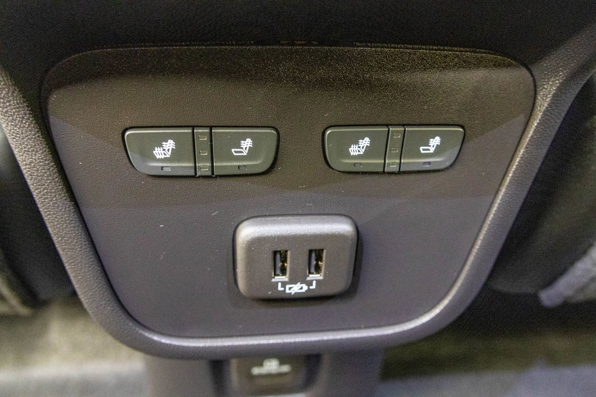 Used 2024 Chevrolet Equinox Premier image 42