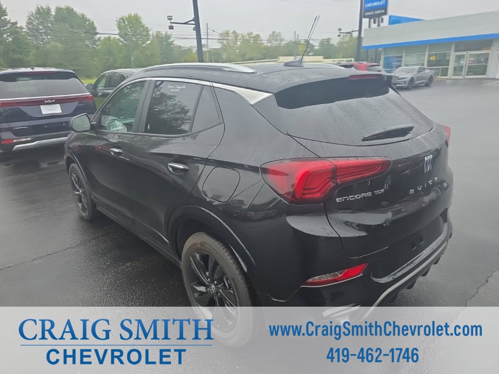 Used 2024 Buick Encore GX Sport Touring FWD image 3