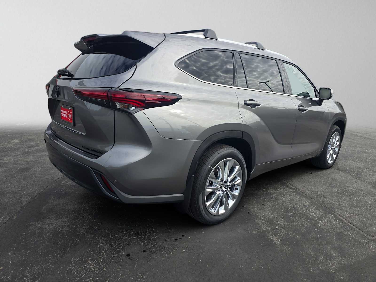 New 2026 Toyota Highlander Limited AWD/4WD image 3