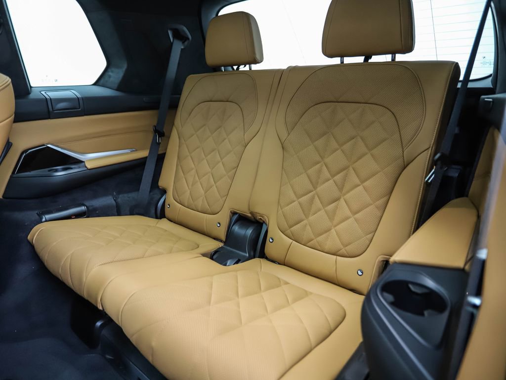 Used 2025 BMW X7 xDrive40i w/ Executive Package image 23